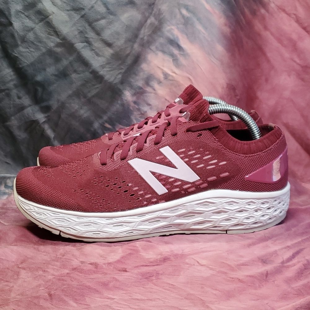 𝅺New Balance | EUC Fresh Foam Vongo V4 Burgundy Chunky Sneakers Size 10